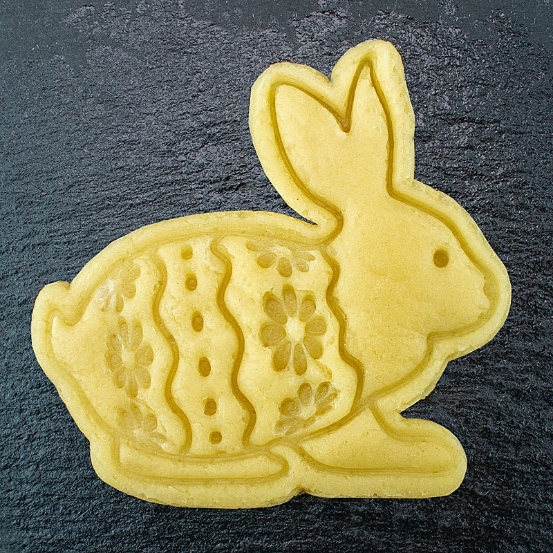 Easter Bunny Gingerbread Cutter and Stamp Set - Precision-Cut 3.03" x 2.91" (7.7 cm x 7.4 cm) Mold and Stamp for Crafting Delightful Cookies